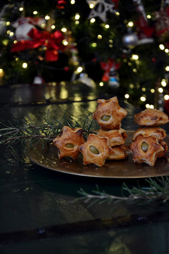Puff pastry stars stuffed with Italian caponata
